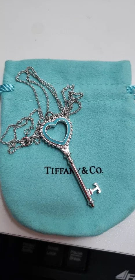 1:1 Classic silver S925 heart-shaped key blue enamel pendant necklace