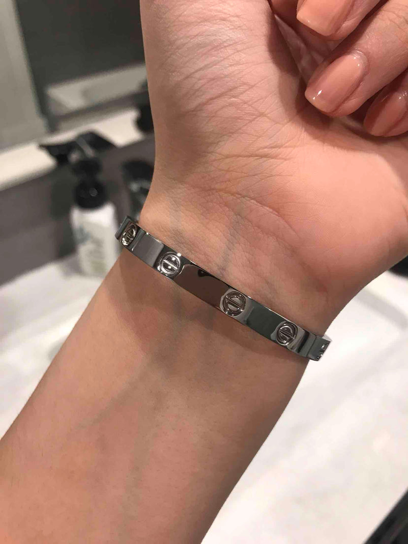 Silver Love Bracelets jewelglitz