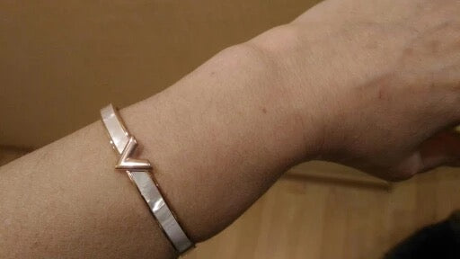 V Bracelet