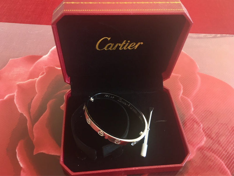 Cartier on sale bangle box